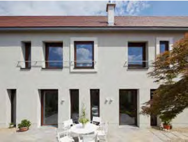 Zweifamilienhaus mit Garage, Weingarten