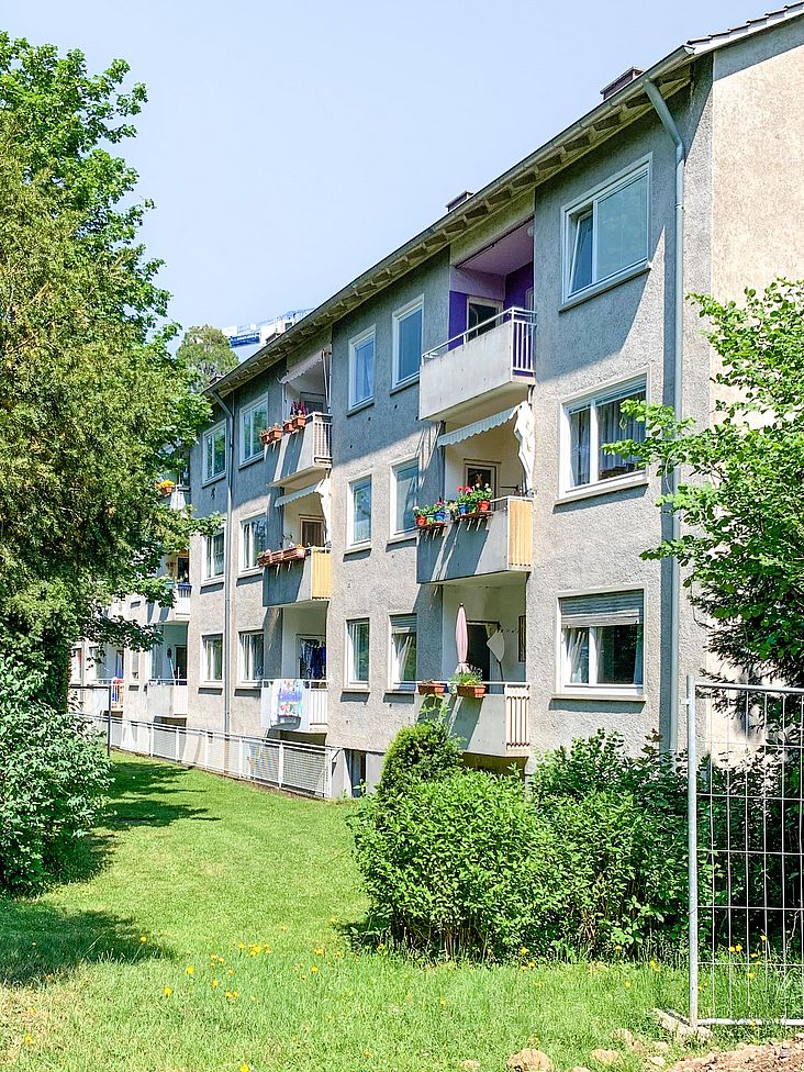 Fassade des Bestandsgebäude vor dem Umbau (Foto: Architekturbüro Werkgruppe Freiburg)