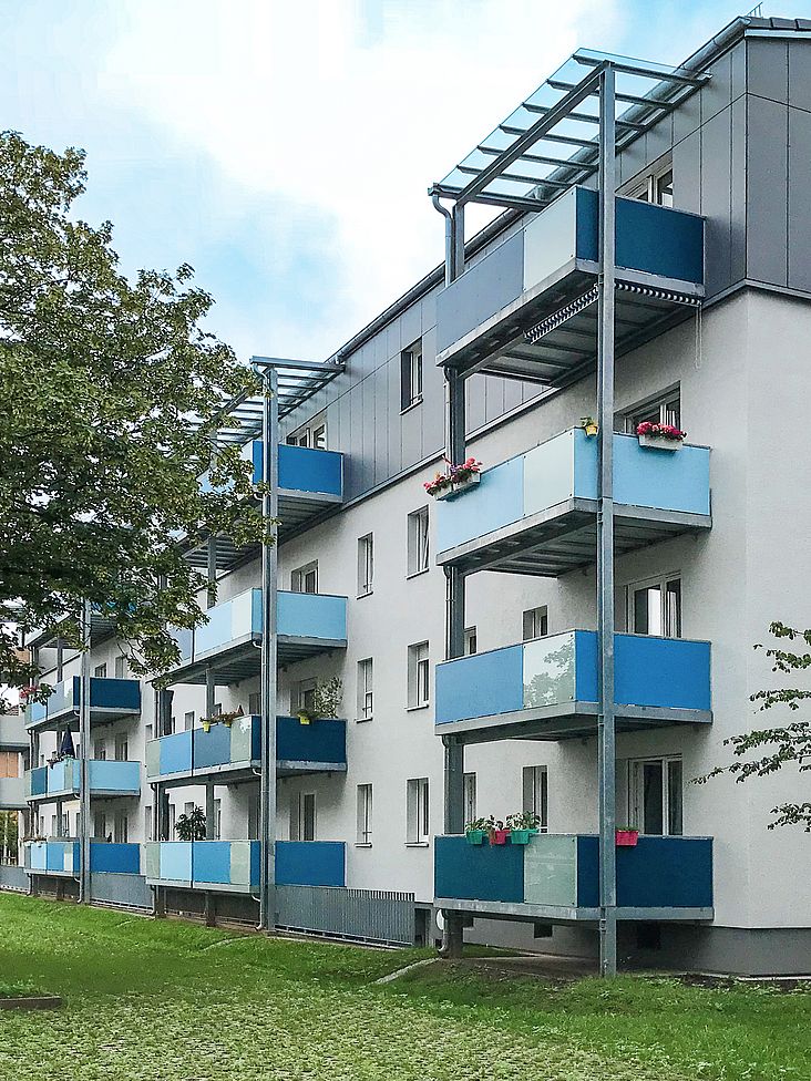 Fassade Balkonseite nach dem Umbau (Foto: Fotograf Spiegelhalter)
