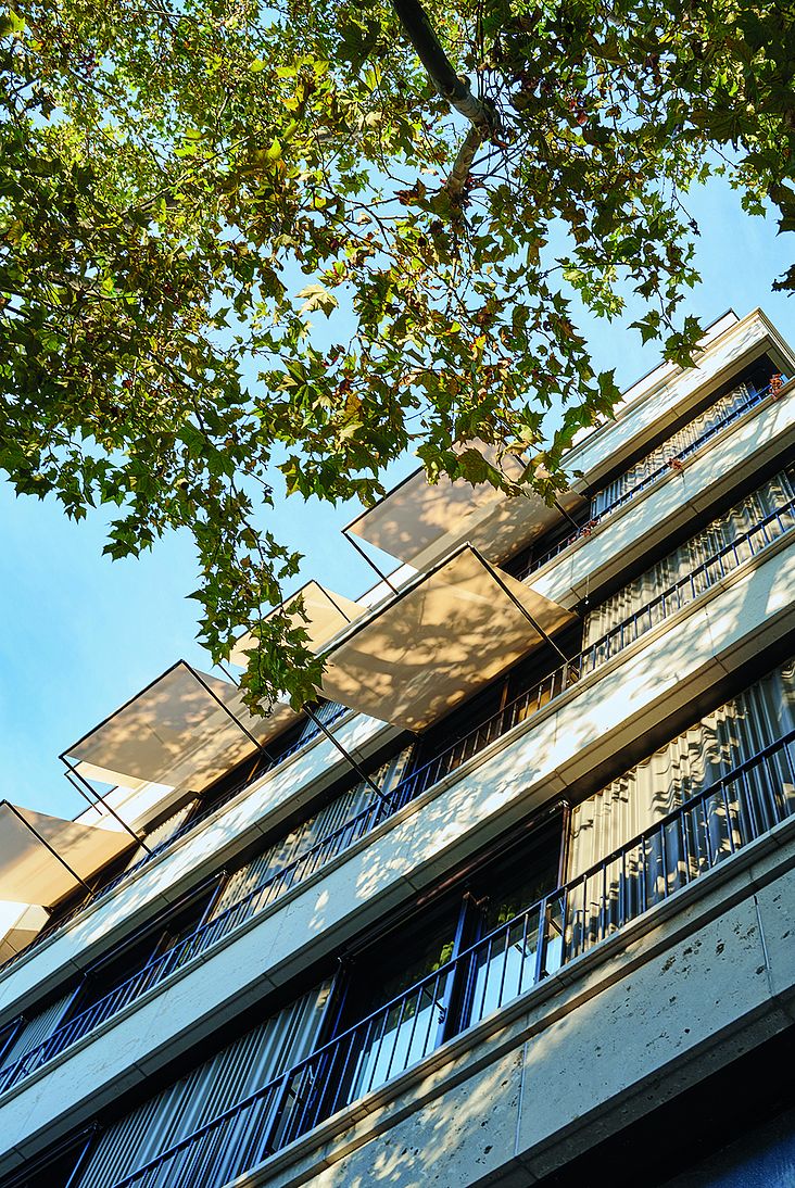 Die Fassade des EmiLu Hotels (Foto: Joachim Grothus)