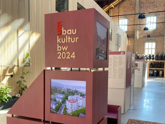 Staatspreis-Ausstellung in der Reithalle Achern